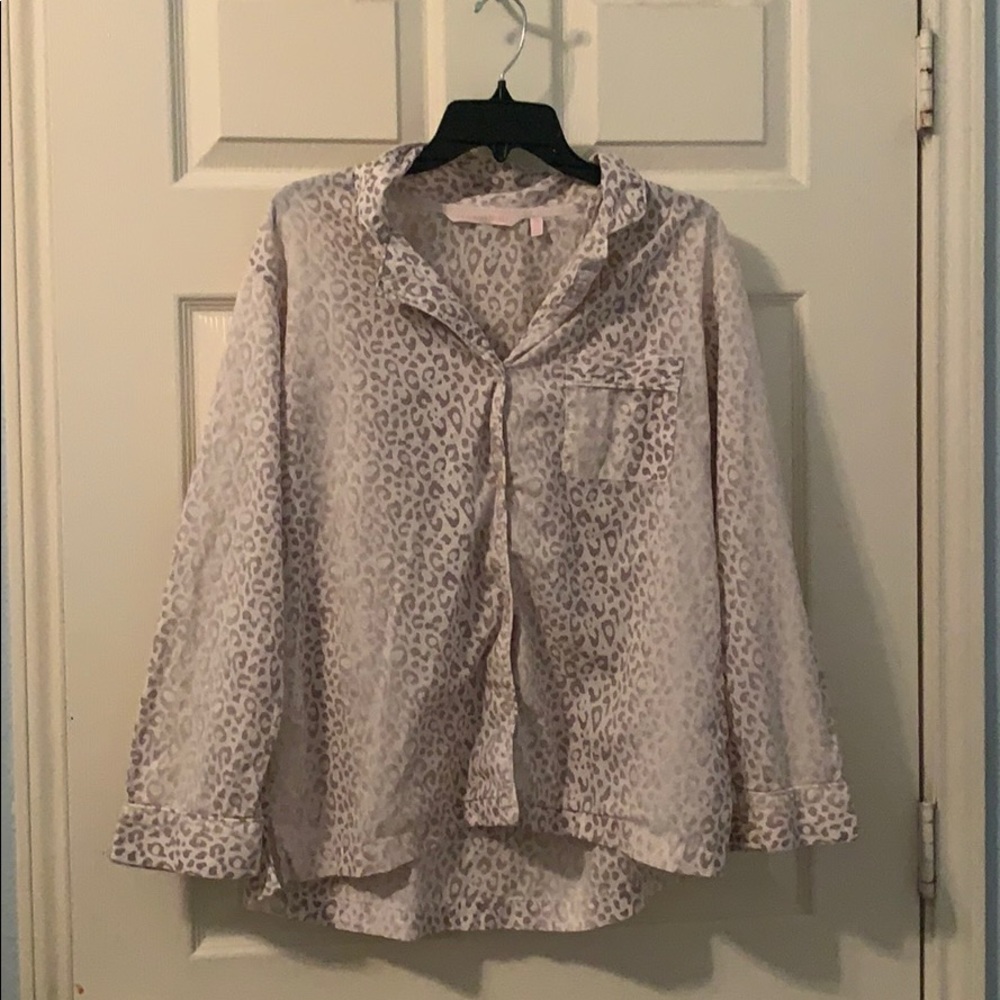 🌟SALE🌟 Victoria’s Secret Cheetah Pattern Pajamas